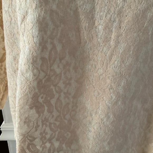 Tianna Textured Lace Top in Dusty Rose - Picture 3 of 5